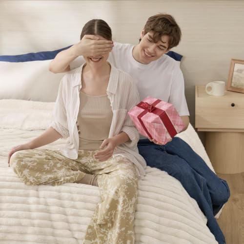 Bedsure ComfyFleece® Waterproof Blanket - Image 6
