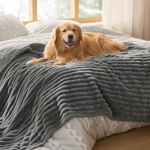 Bedsure ComfyFleece® Waterproof Blanket by BEDSURE