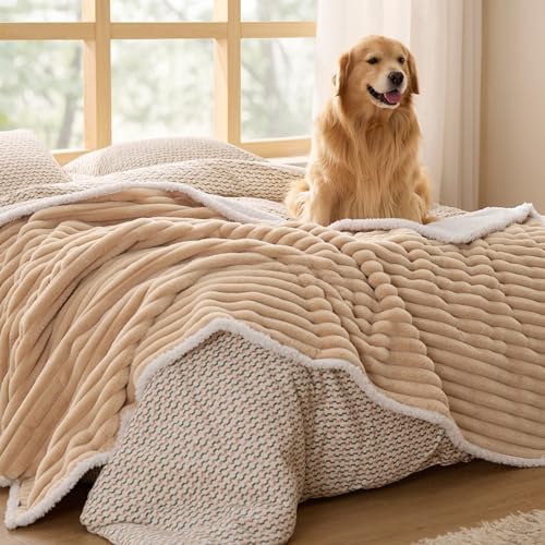 Bedsure ComfyFleece® Waterproof Blanket by BEDSURE