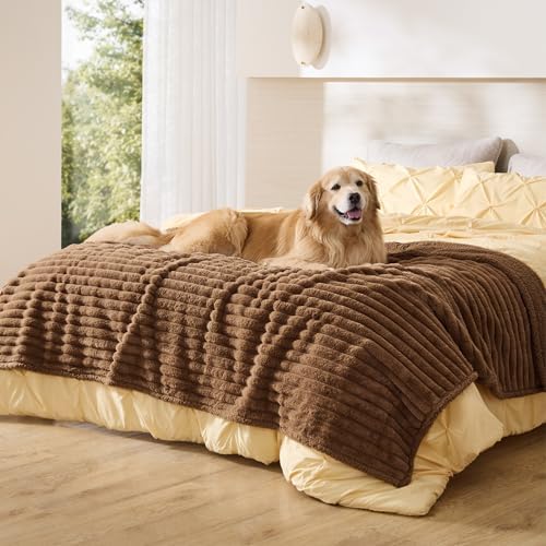 Bedsure ComfyFleece® Waterproof Blanket by BEDSURE