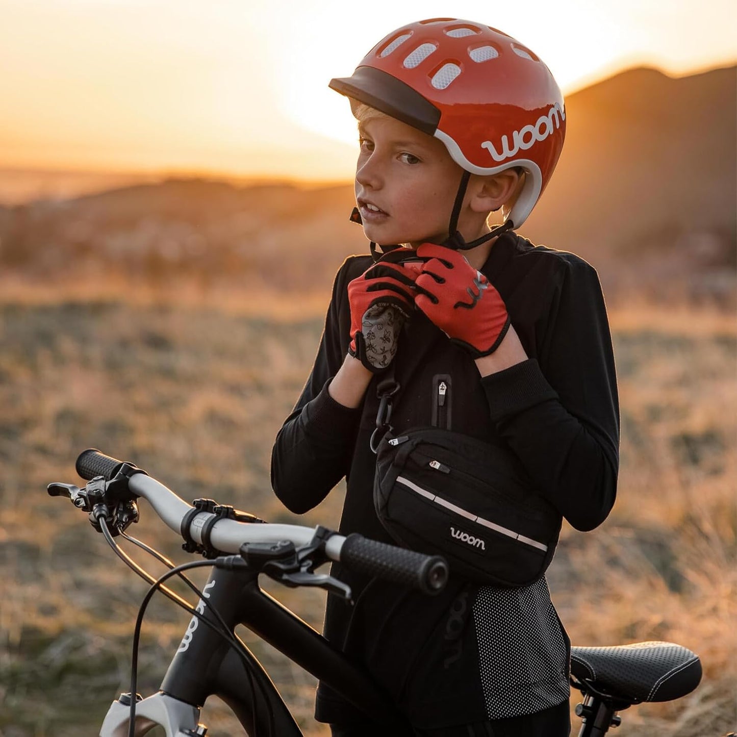 woom TENS Bike Gloves, Child’s & Youth Bicycle Full Finger Protection with Grip for Road Cycling & Mountain Biking (Boys & Girls)