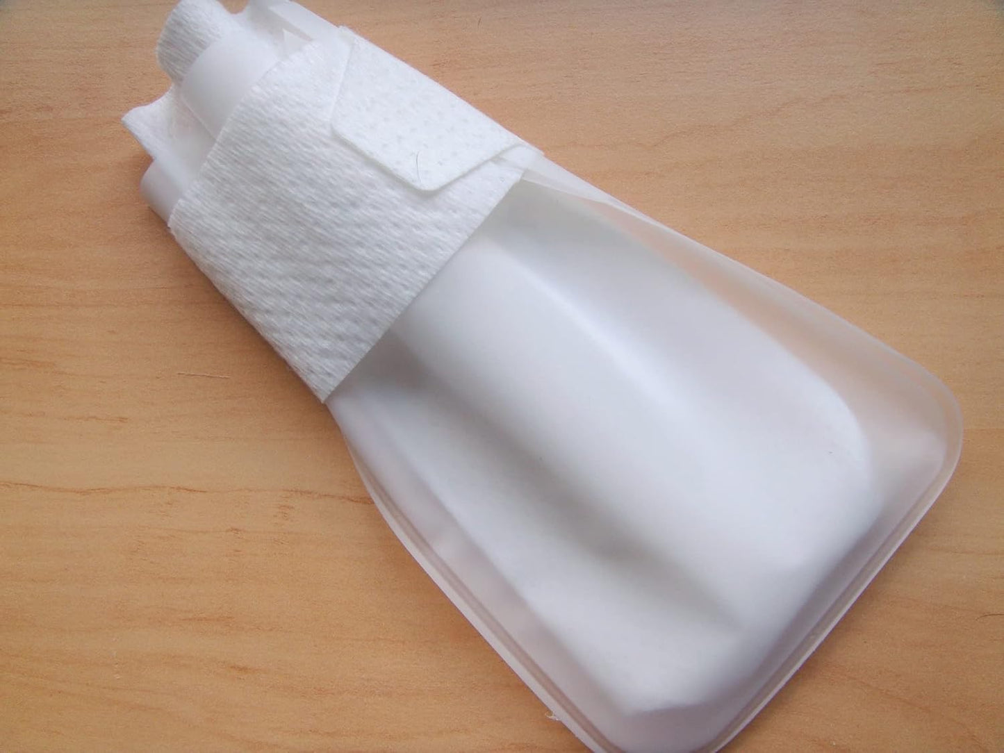 Outdoor Water Proof Cover. Slides Over MediMitts for Dogs paw (which are Sold Separately) Fastens with Medimitt Strap. Useful for hot Spots, Allergies and More. Value 20pack (Small)